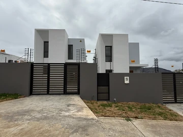 4 Bedroom Townhouse, Duplex