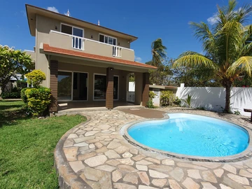 2 Beachfront villa with stunning view for sale.
