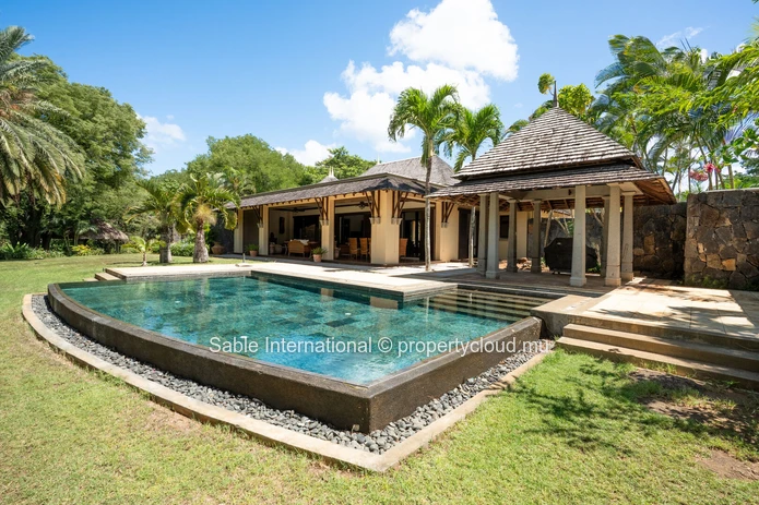 Villa entièrement rénovée au sein du Domaine Golfique de Tamarina