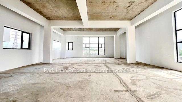 Bright and modern 87 sqm office for rent on the 2nd floor in Ebène
