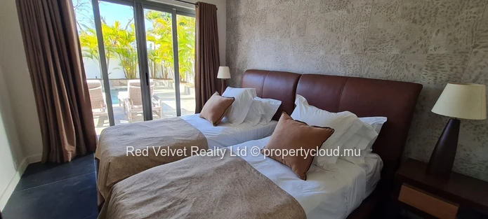Luxury Villa for Rent in Pointe aux Canonniers | Beachfront Residence