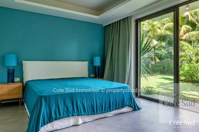 For sale - Prestigious architect-designed villa in Anahita