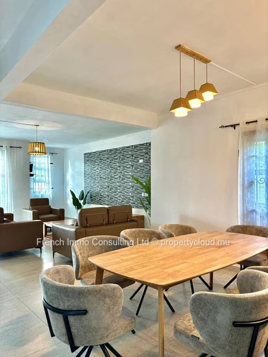 Villa 4 chambres, jardin et piscine a grand baie
