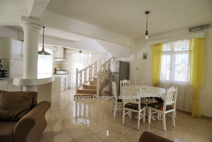 Appartement de 3 chambres à seulement 2 minutes de la plage, avec tout le confort moderne et piscine.