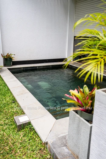 Spacious 3-bedroom duplex with private pool and riverfront garden in Black River – Mauritius
