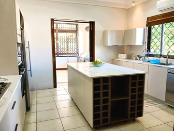 4 Bedroom Villa