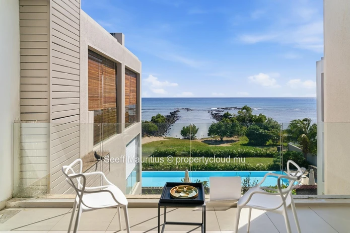 Penthouse avec Vue sur la Mer : Moderne et Entièrement Meublé