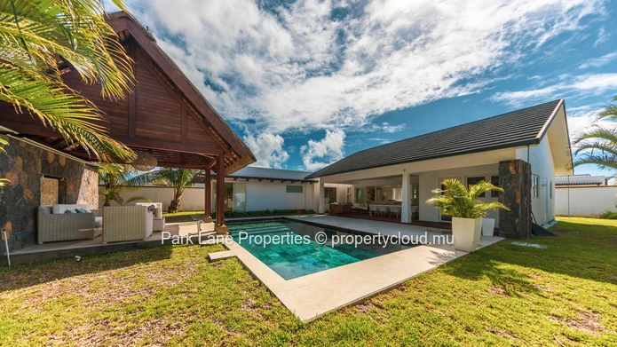 Élégante villa contemporaine  à vendre à Grand Baie.