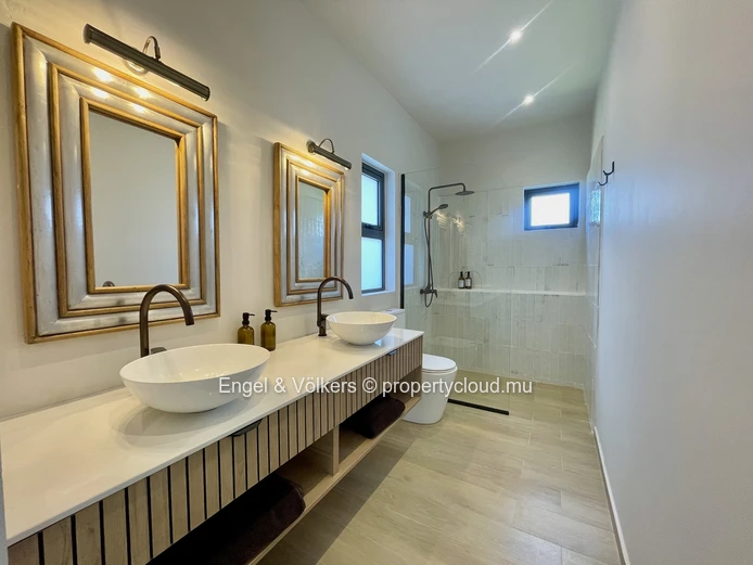 Modern Living in Mont Choisy – 3-Bedroom Villa with Pool