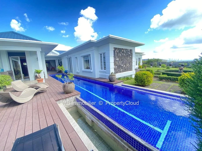 Villa for sale.