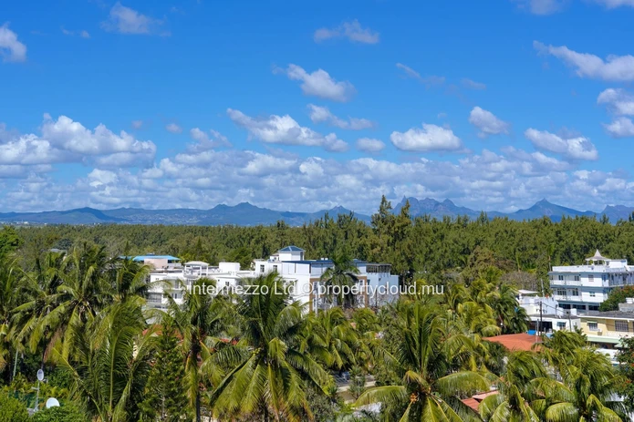 Appartement à Vendre Pointe aux Canonniers – Rooftop Privatif avec Piscine, Vue Mer, Résidence Premium | Accessible É...
