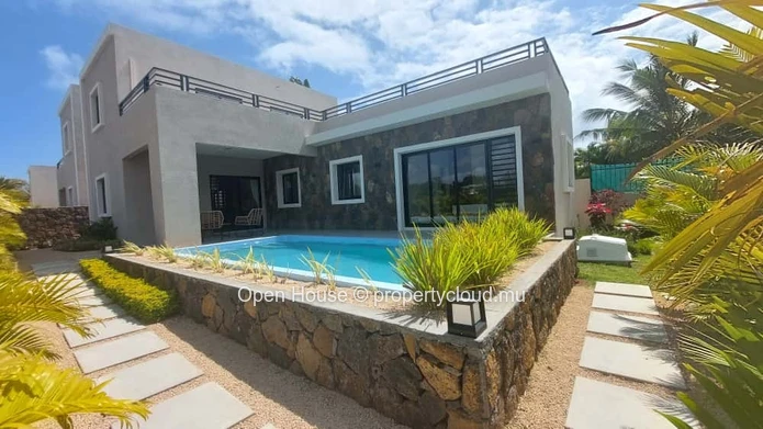 Luxury Furnished Duplex with Private Pool in Calodyne