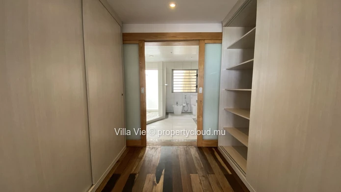 Poste Lafayette - Beachfront modern 3-bedroom ensuite duplex with swimming pool