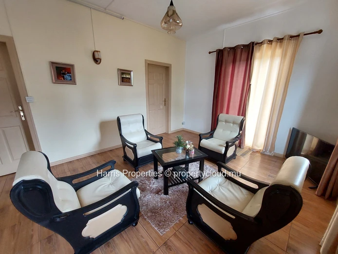 Appartement meublé au premier étage à louer à Vale