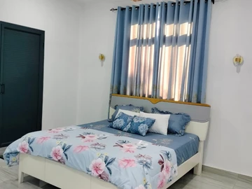 5 Bedroom Villa