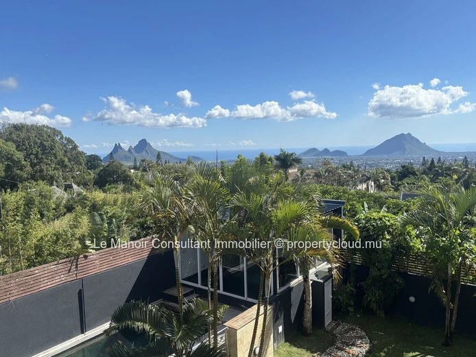 Villa meublée 4 chambres avec piscine à louer à Floréal
