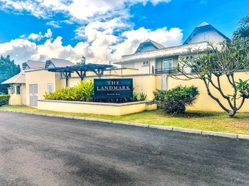 For long term rental- duplex of 3 bedrooms in Landmark Residence-Grand Bay