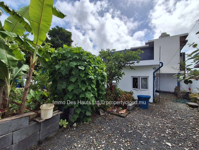 House of 2 Bedrooms fully furnished for sale Forest Side Curepipe 