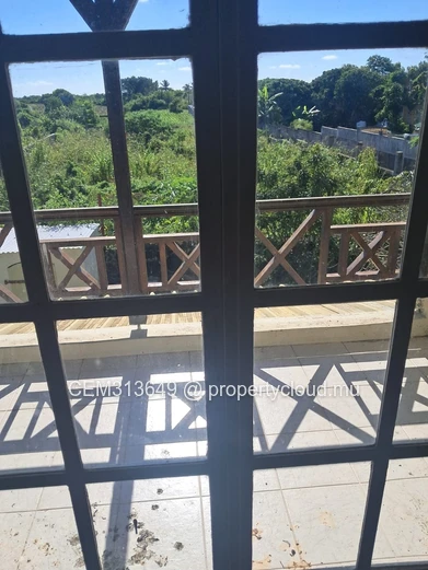 3 Chambres Maison avec Piscine à Vendre – Trou d'Eau Douce