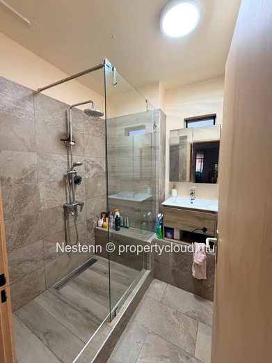 Appartement contemporain de 3 chambres proche des commodités