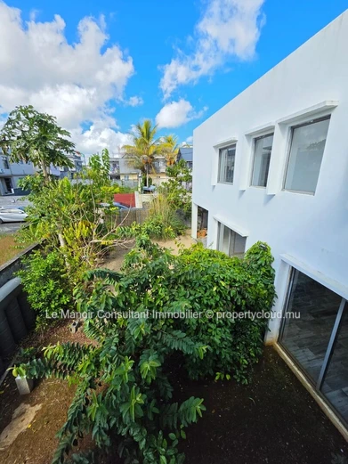 Villa 5 chambres à vendre à Vacoas, 210 m² habitables