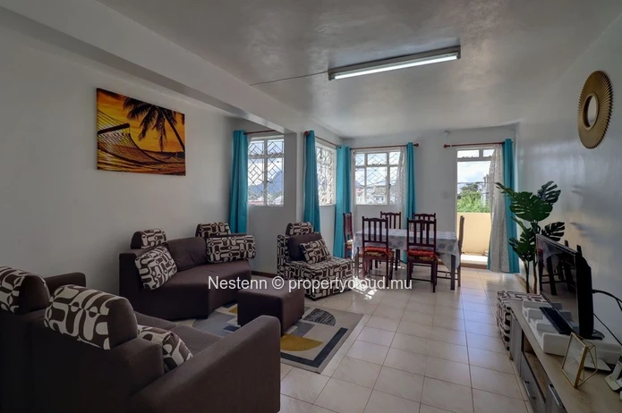 Furnished apartment with mountain views in a secure residence
