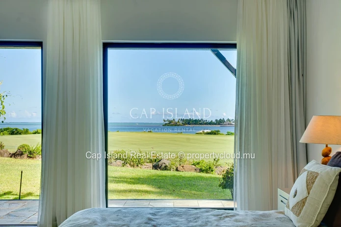 Anahita - Villa d'exception pieds dans l'eau, sur le golf