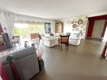 4 Bedroom Apartment