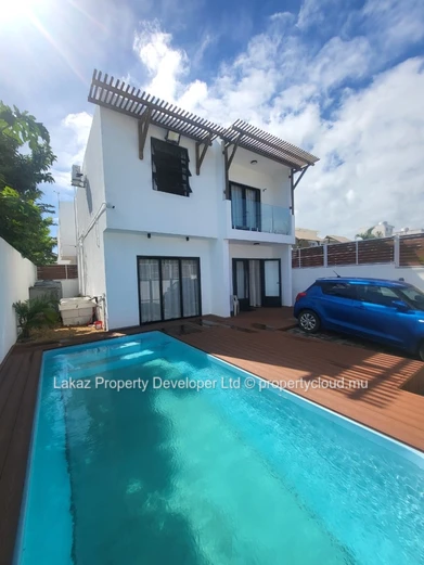 3-bedroom house with swimming pool for rent in Pointe aux Canonniers.