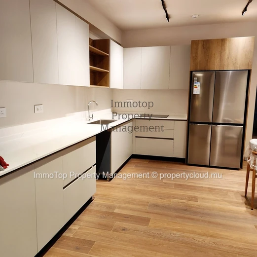 À LOUER Appartement 3 Chambres Tout Neuf et Entièrement Meublé Bagatelle Les Résidences – Morcellement Sécurisé