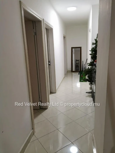 Spacieux appartement de 4 chambres à vendre à Sodnac, Quatre Bornes