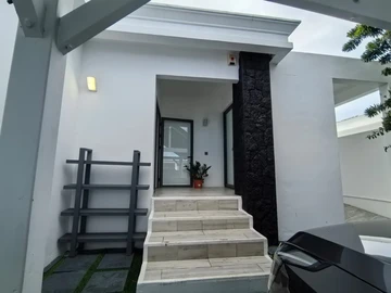 5 Bedroom Villa
