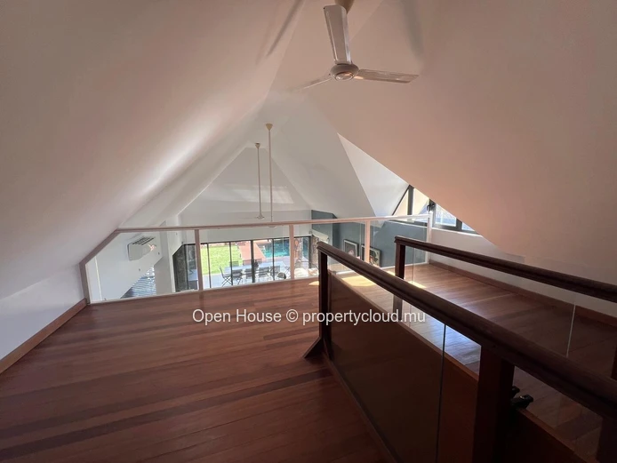 Villa d'architecte 4 chambres avec piscine à vendre à Péreybère