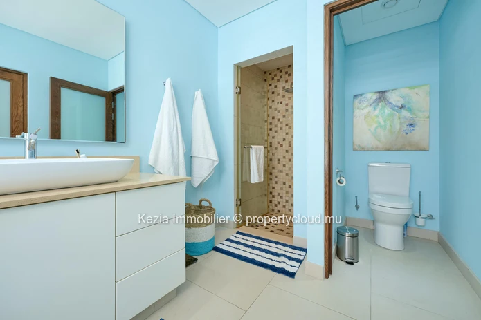 Modern Apartment Just A Stone's Throw From The Beach