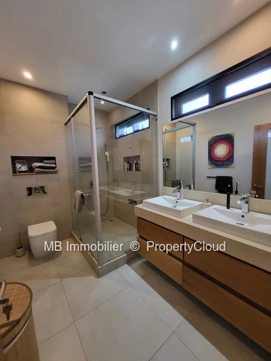 R+2 apartments for sale.