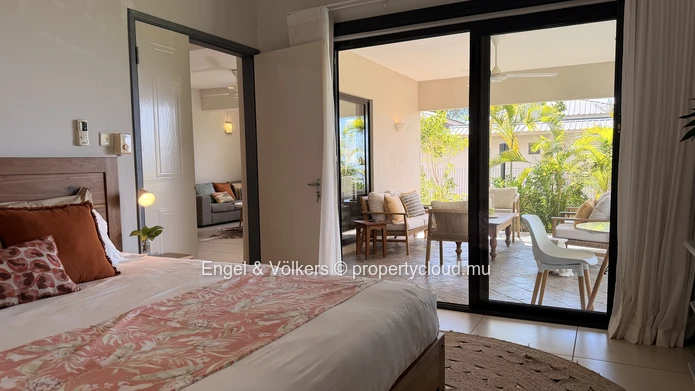 Charming House with Panoramic Sea Views in Black River