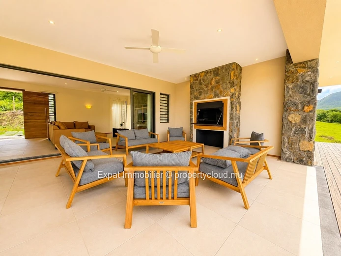 Exceptional 3-Bedroom Villa with Office for Rent at Domaine de Palmyre