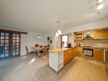 4 Bedroom Villa