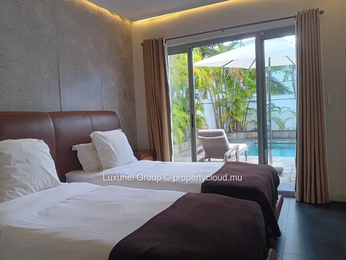 Villa de luxe pieds dans l’eau à Pointe aux Canonniers