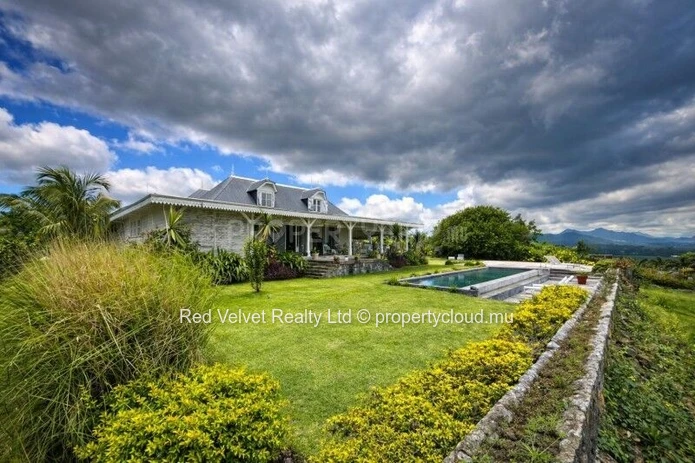 Prestigieuse demeure coloniale à vendre à Mont Piton, Mapou