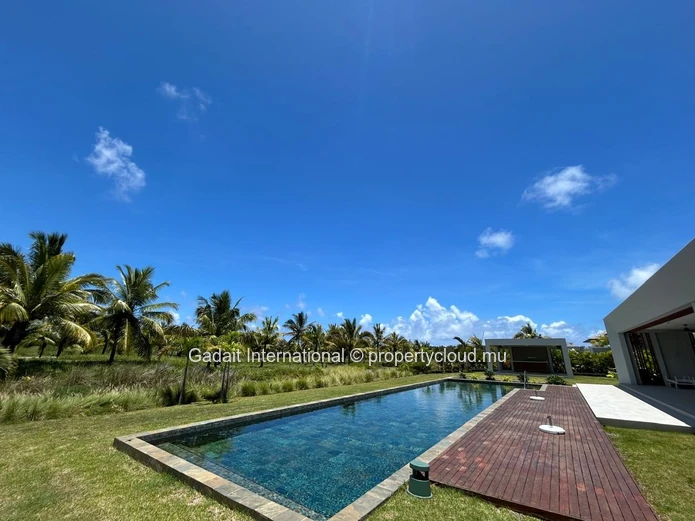 Villa de luxe à vendre à Mont Choisy Golf Estate, Île Maurice. Plus de 1 000 m² habitables, 6 chambres en suite, mais...