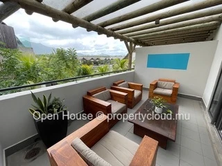 IRS apartment for sale in Rivière Noire, 130m², waterfront, accessible to foreigners, boat ring.