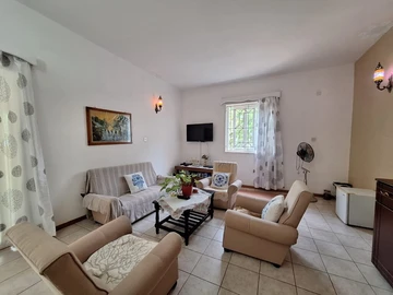 6 Bedroom House