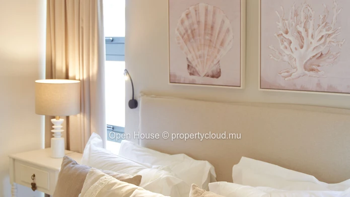 FOR SALE - Apartment R+2 - Pointe aux Canonniers - 3 bedrooms, communal pool, close to the beach - accessible to fore...