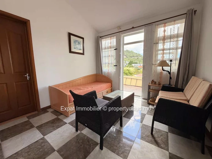 Maison familiale 5 chambres avec piscine et vue exceptionnelle – À louer à La Gaulette
