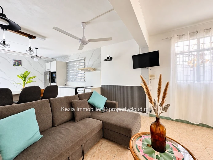 A Duplex With A Tiny House Vibe, Just A Stone's Throw From The Beach