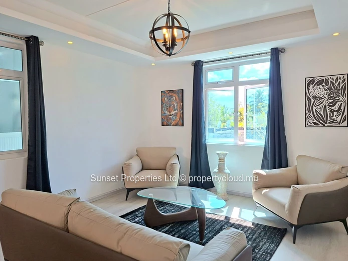 Renovated Apartment | 2 Bedrooms | 250m from the Beach