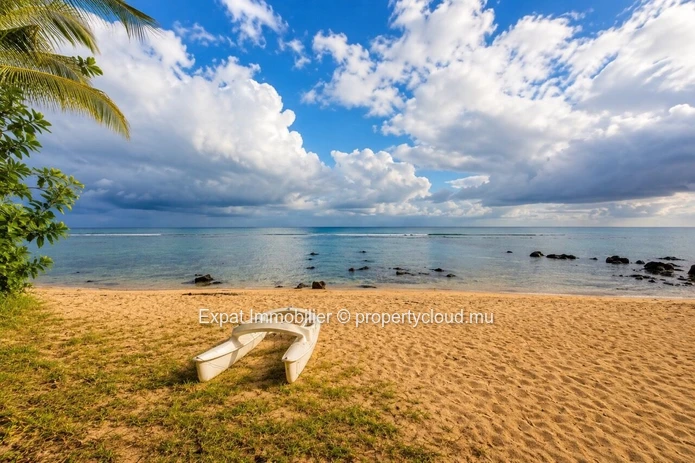 Maison non meublée 4 chambres avec accès direct à la plage – À louer à Tamarin