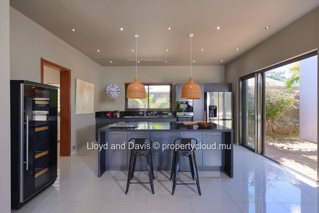 4-Bedroom En-Suite Villa with Office in Grand Baie