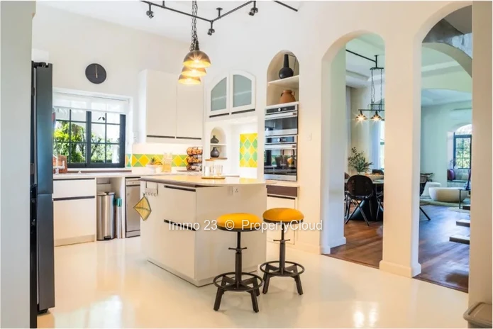 Maison / Villa - 6 chambres - Moka - Ref. MA97812VE
